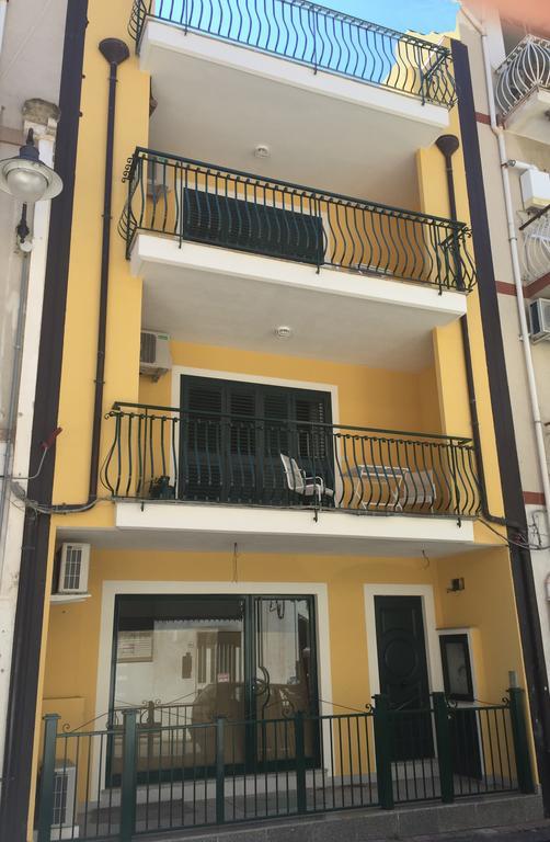 Milly House Appartement Letojanni Buitenkant foto