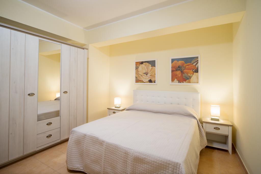 Milly House Appartement Letojanni Buitenkant foto