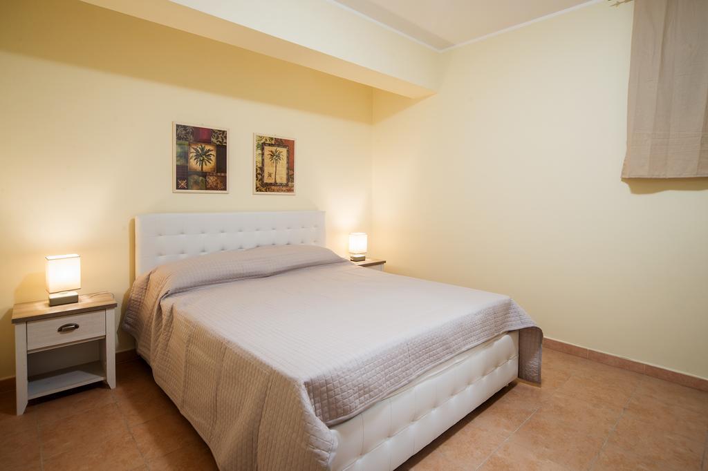 Milly House Appartement Letojanni Buitenkant foto
