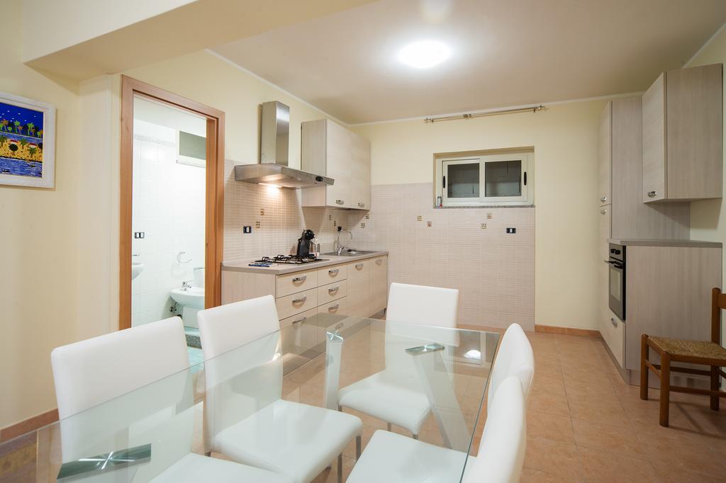 Milly House Appartement Letojanni Buitenkant foto