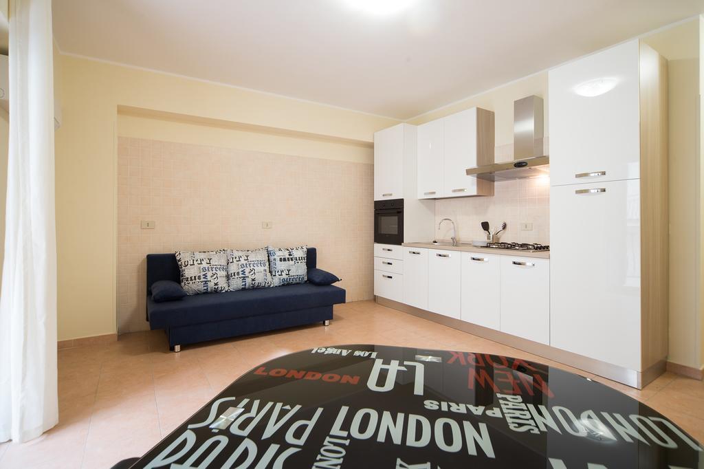 Milly House Appartement Letojanni Buitenkant foto